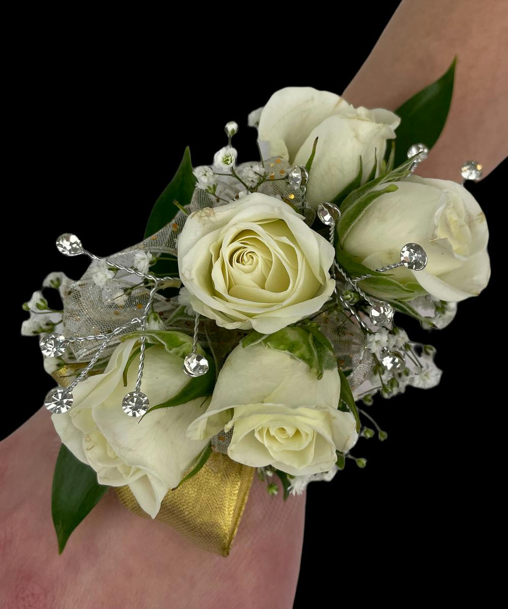 Onbeleefd kraan Petulance 5 Bloom Spray Rose Wrist Corsage | Rochester (NY) Dance Flowers Delivered |  Kittelberger Florist